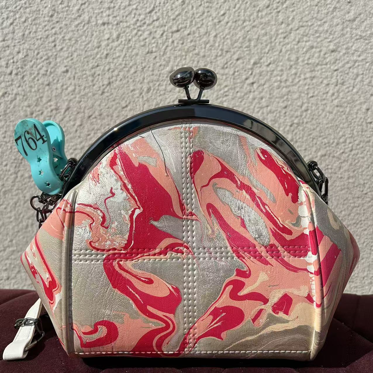 [Kiss-Lock Frame Crossbody Bag 764]