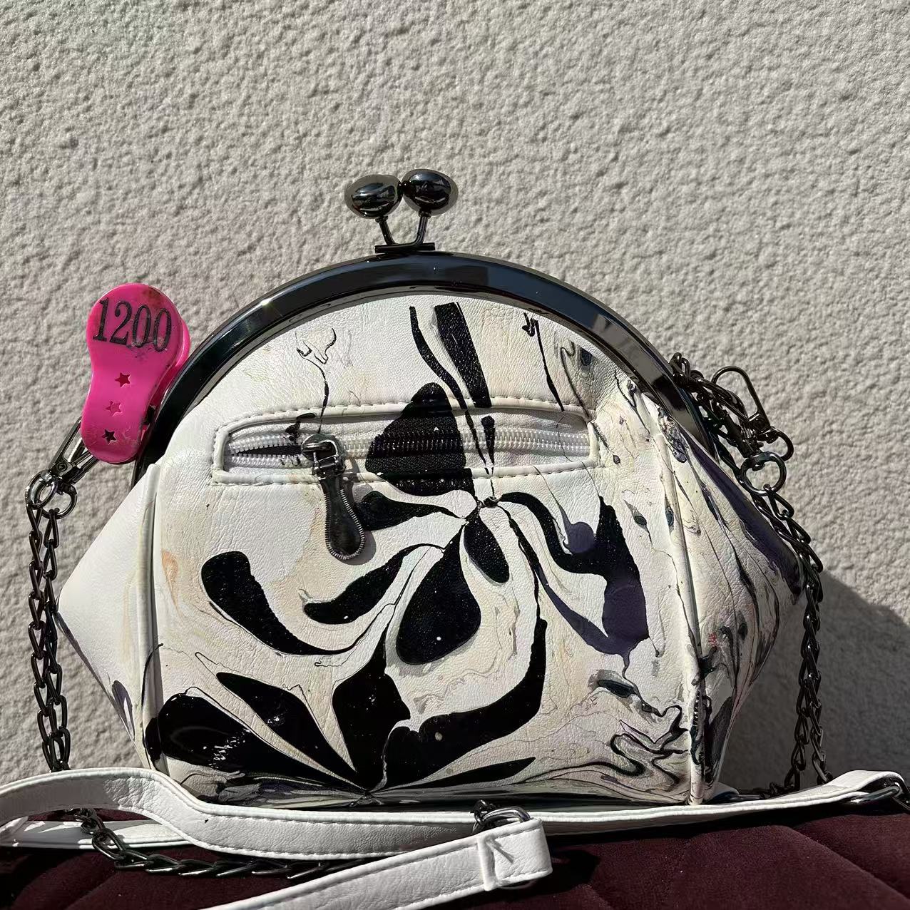 [Kiss-Lock Frame Crossbody Bag 1200]
