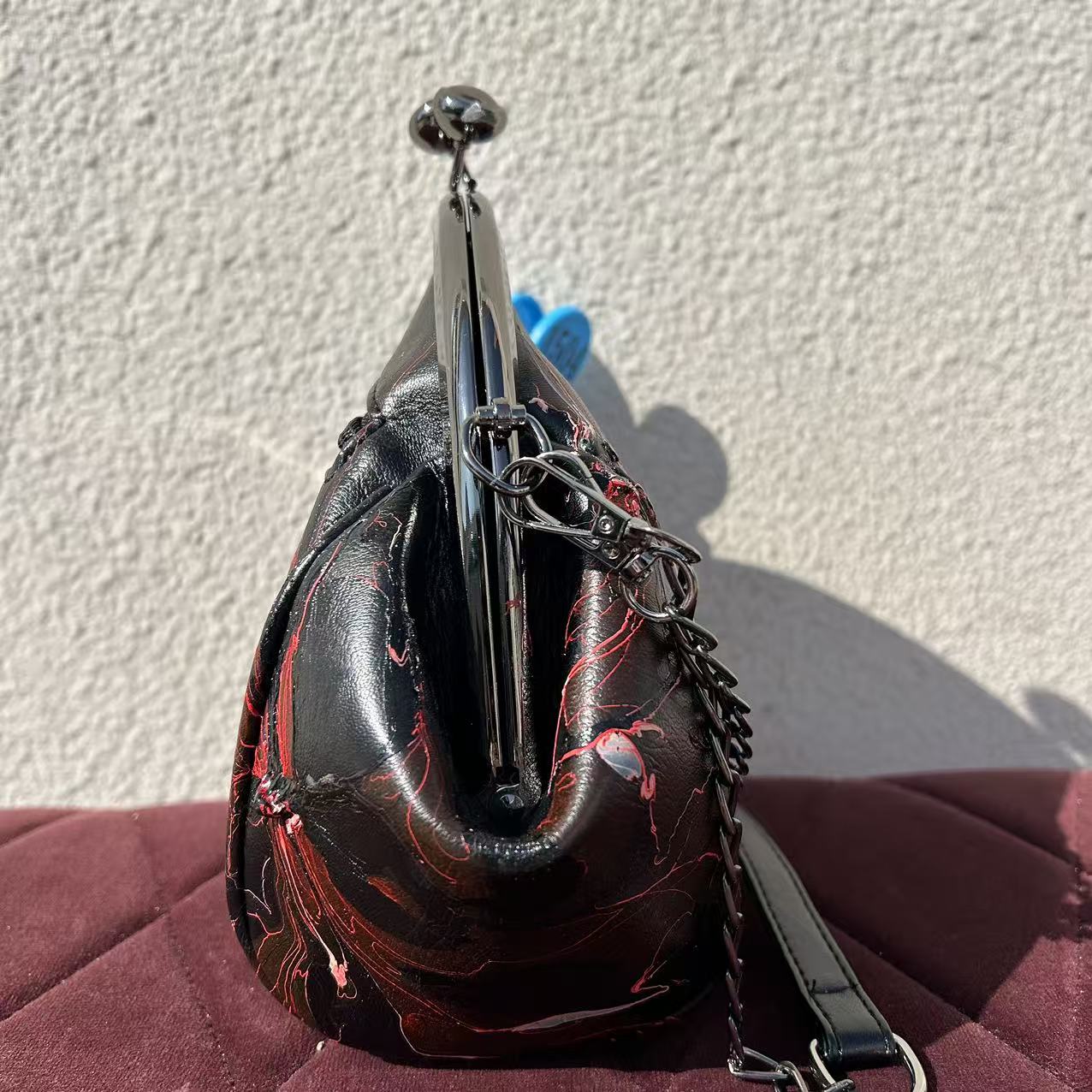 [Kiss-Lock Frame Crossbody Bag 1504]