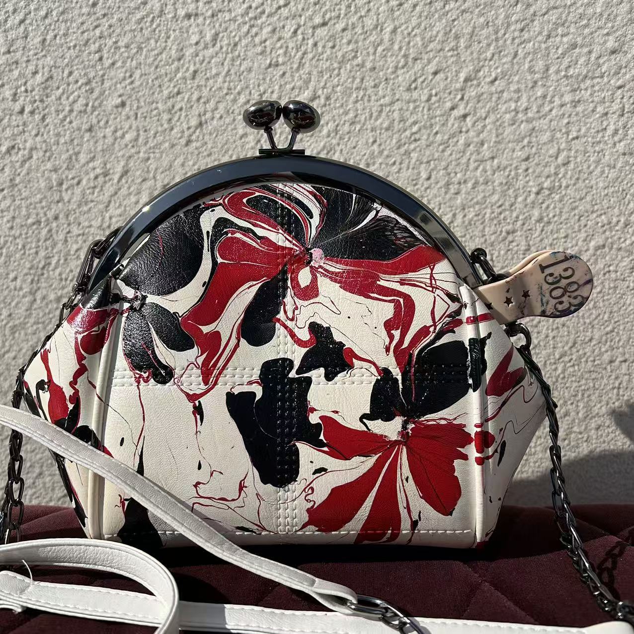 【Kiss-Lock Frame Crossbody Bag 1366】